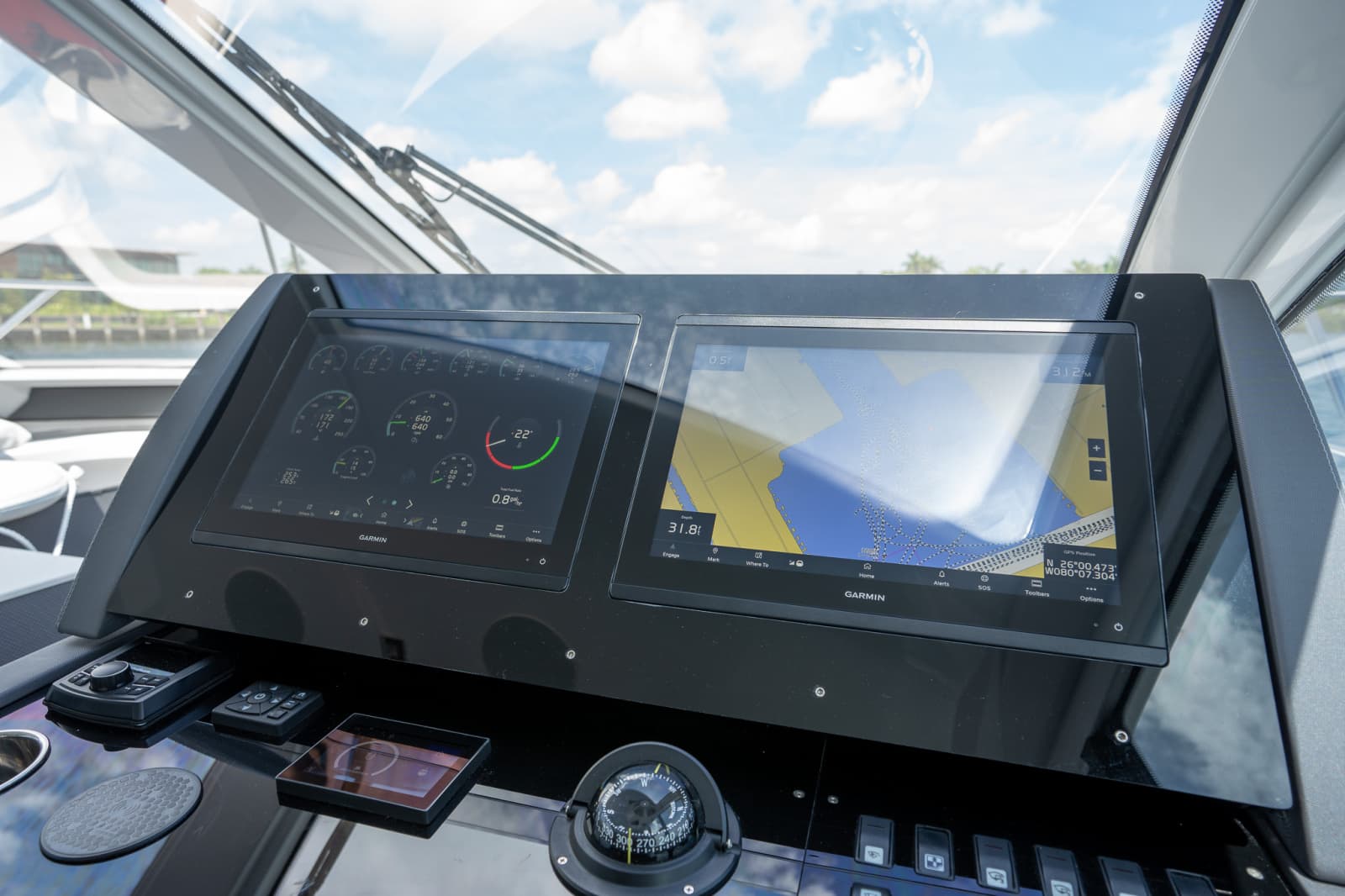 2023 Cruisers Yachts 50 C - Photo 25