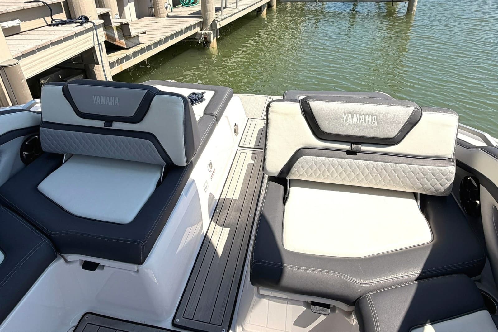 2023 Yamaha Boats 275SE - Photo 23