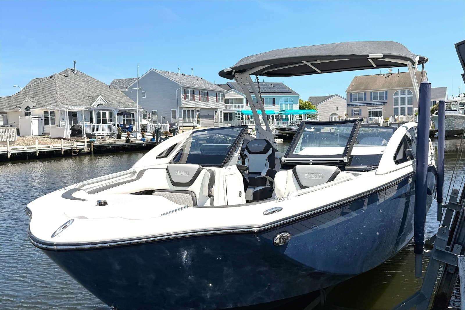 2023 Yamaha Boats 275SE - Photo 4