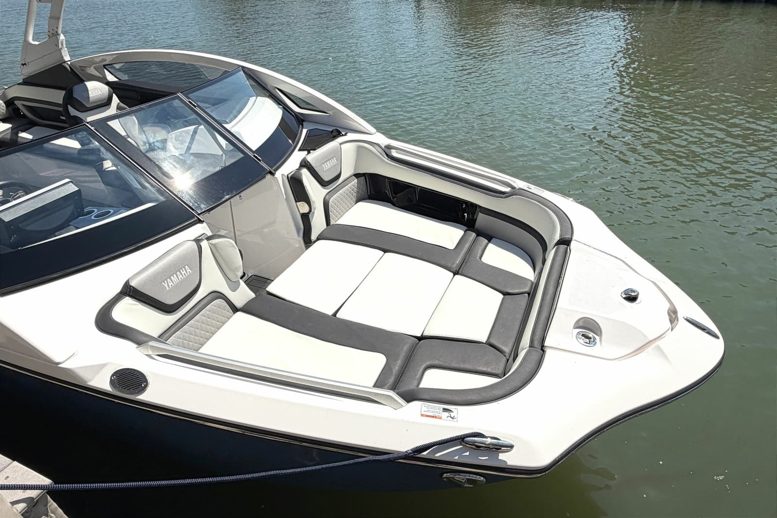 2023 Yamaha Boats 275SE - Photo 18