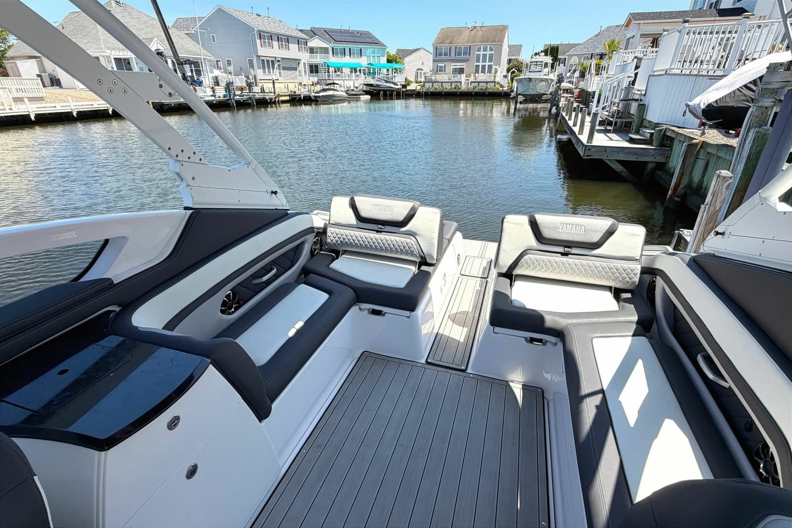 2023 Yamaha Boats 275SE - Photo 11