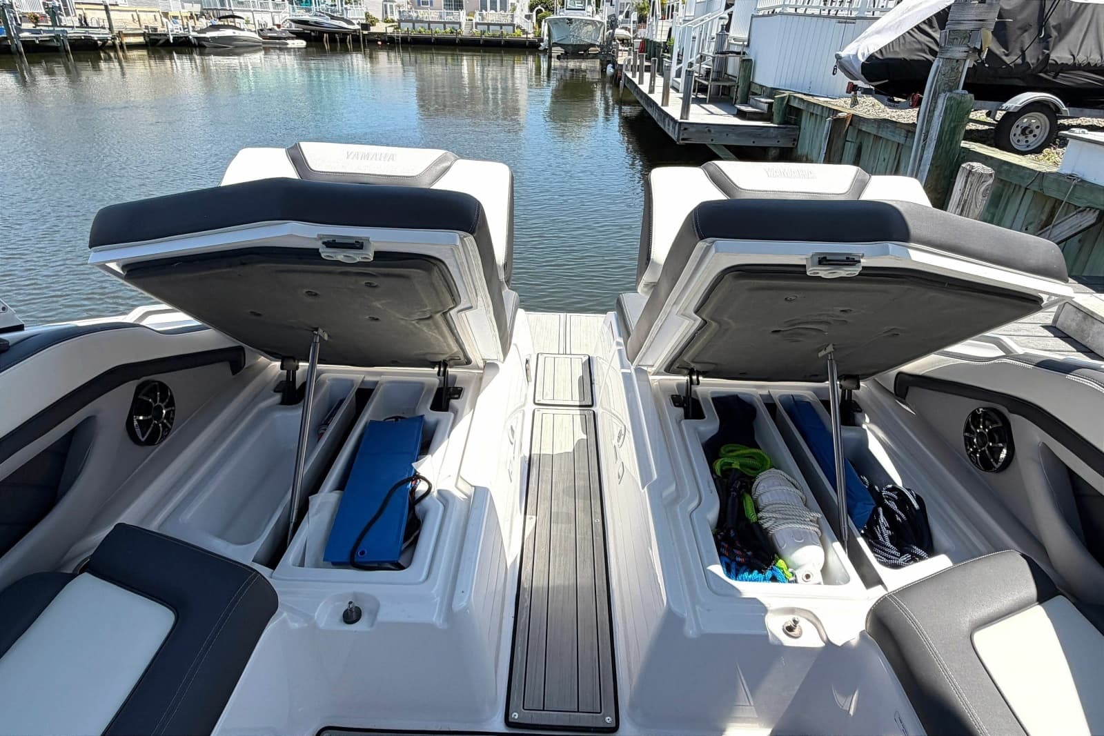 2023 Yamaha Boats 275SE - Photo 22