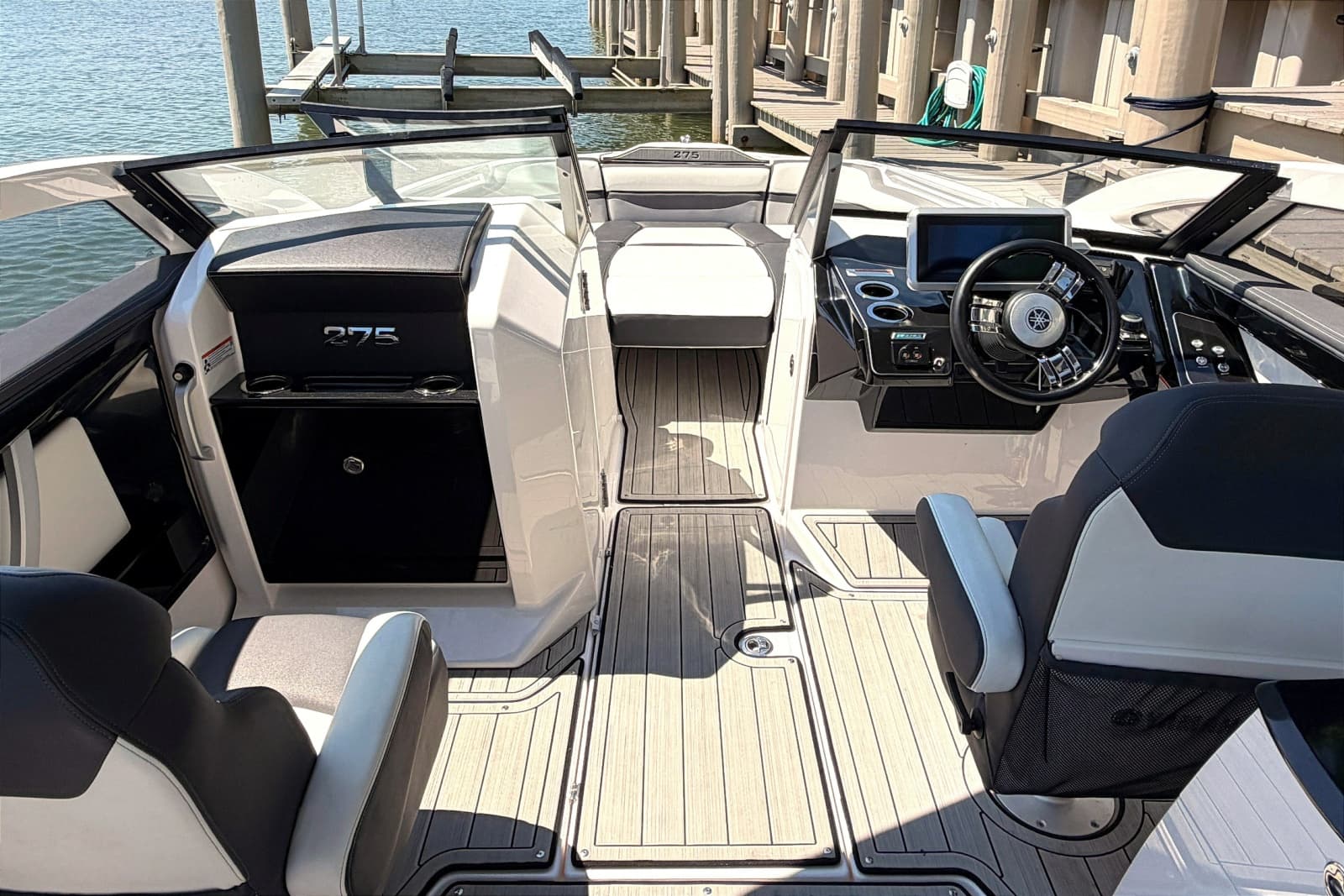 2023 Yamaha Boats 275SE - Photo 10