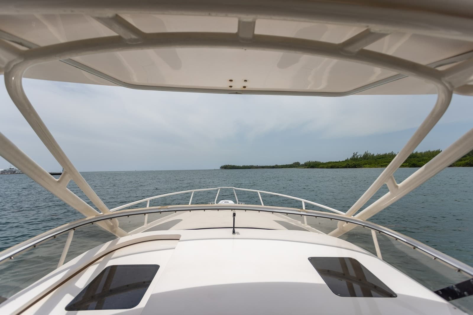 2006 Intrepid 348 Walkaround - Photo 21