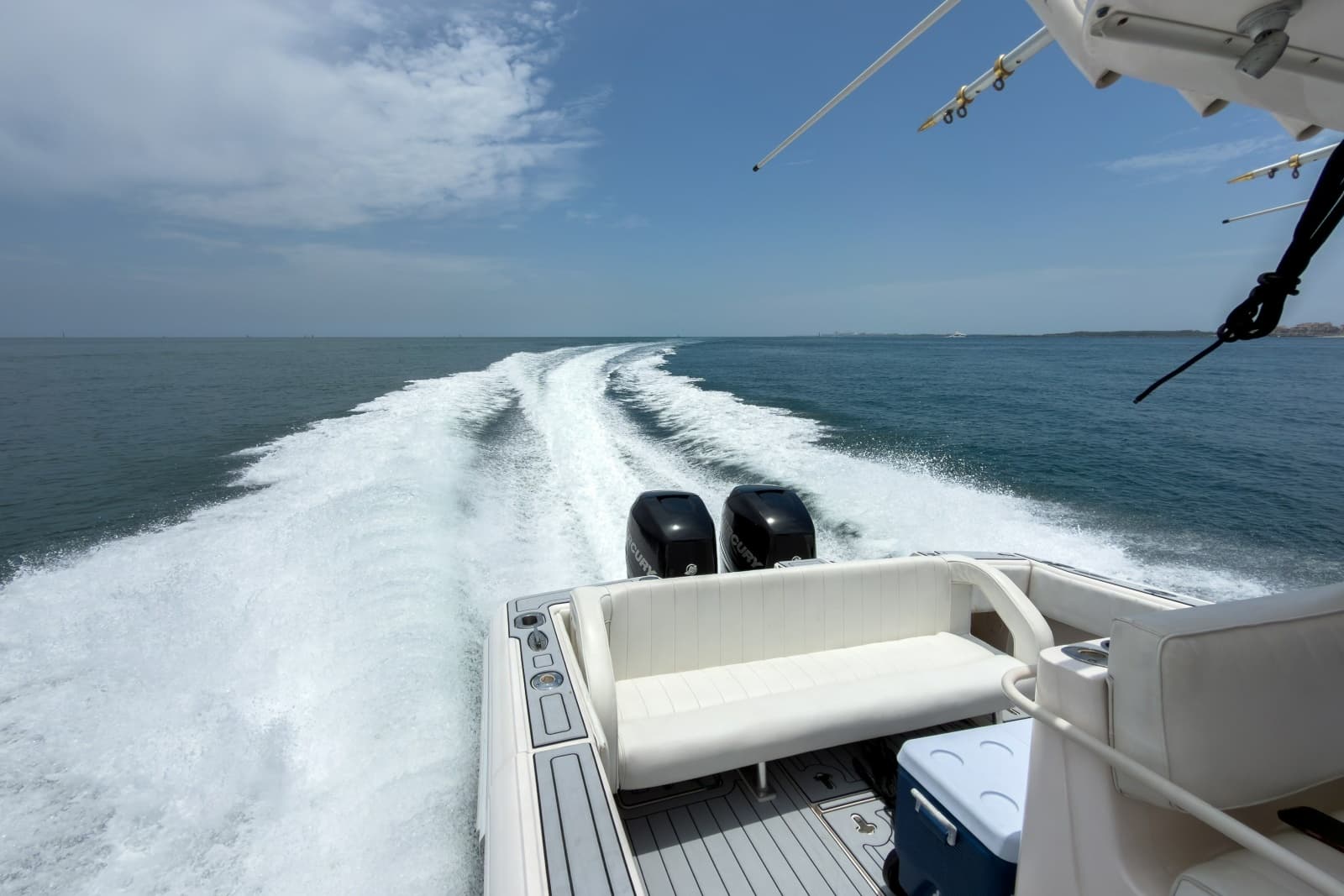 2006 Intrepid 348 Walkaround - Photo 40