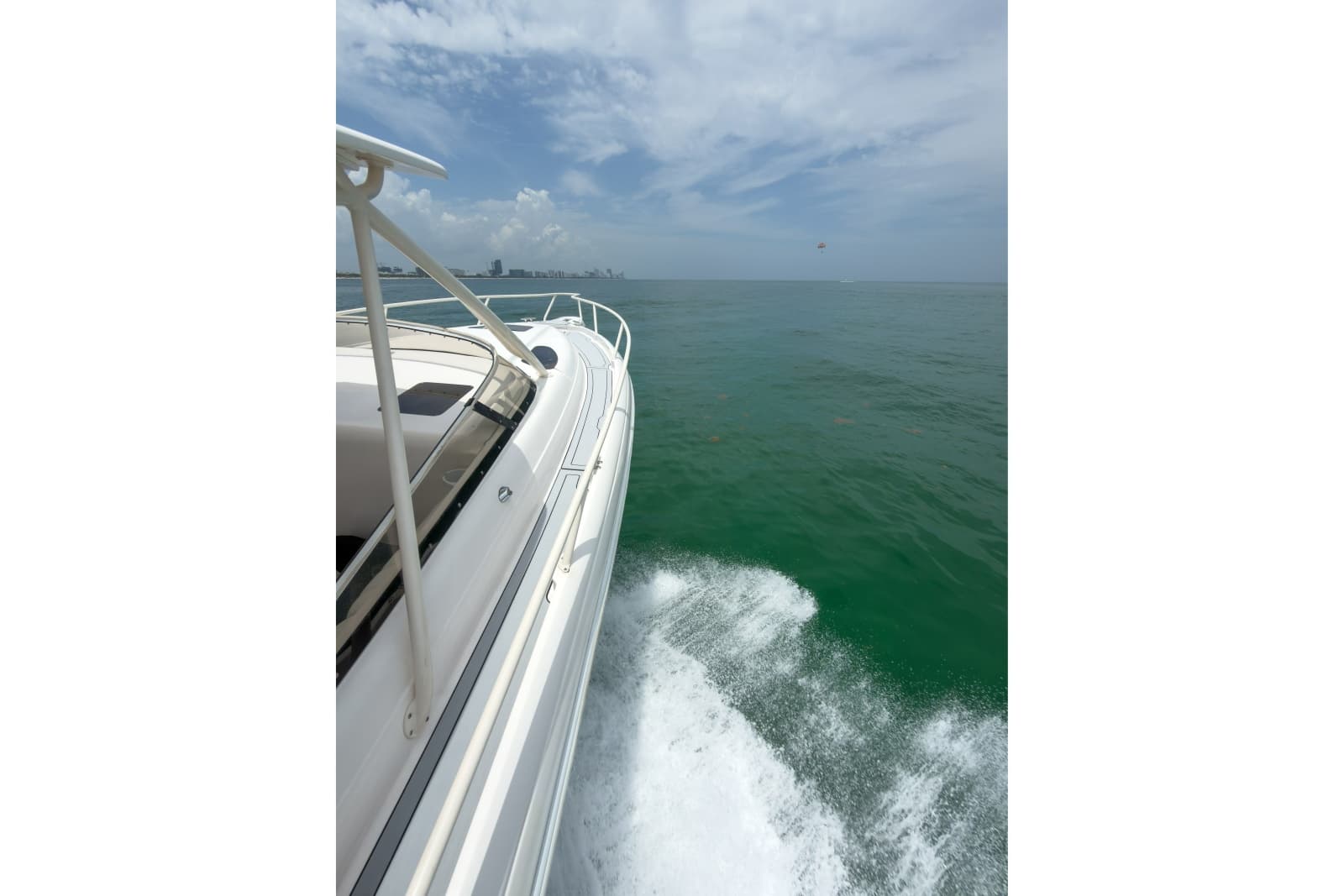 2006 Intrepid 348 Walkaround - Photo 41