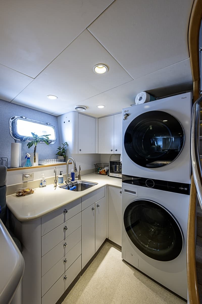 1997 Delta Marine Tri-Deck Motor Yacht - Photo 70
