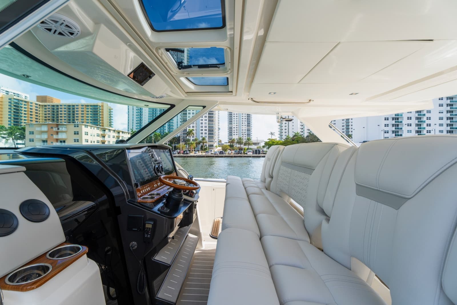 2024 Tiara Yachts 43 LS - Photo 37