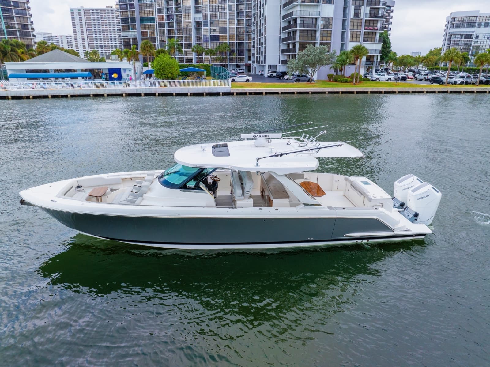 2024 Tiara Yachts 43 LS - Photo 5