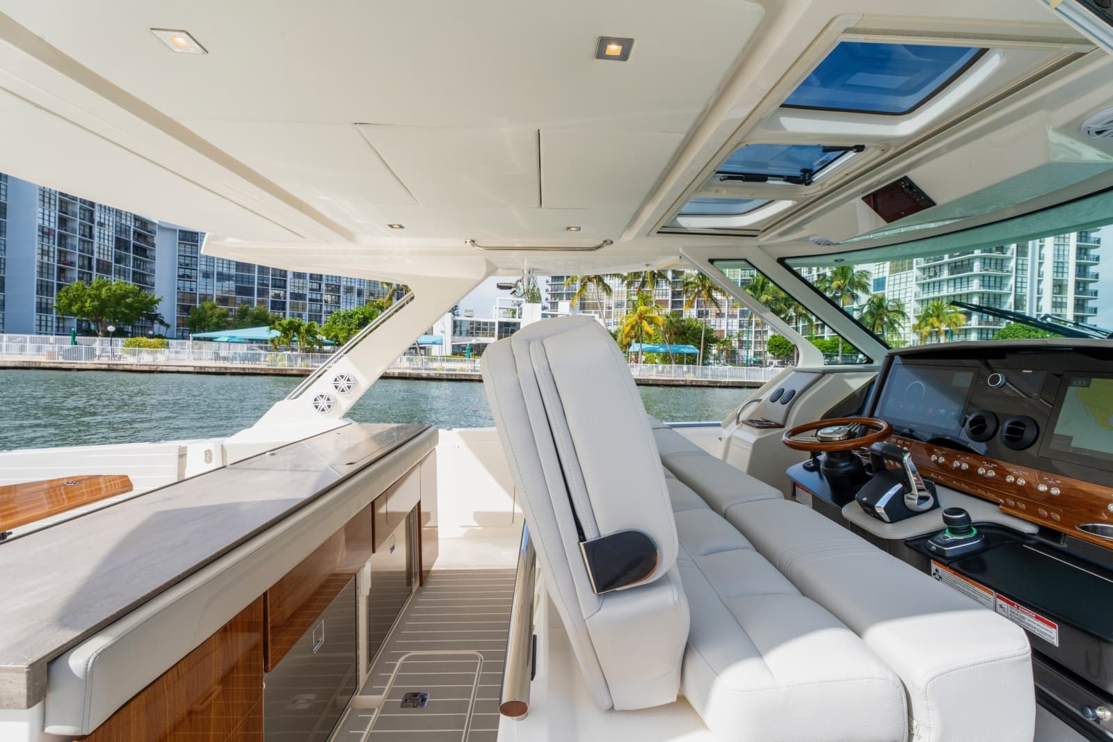 2024 Tiara Yachts 43 LS - Photo 16
