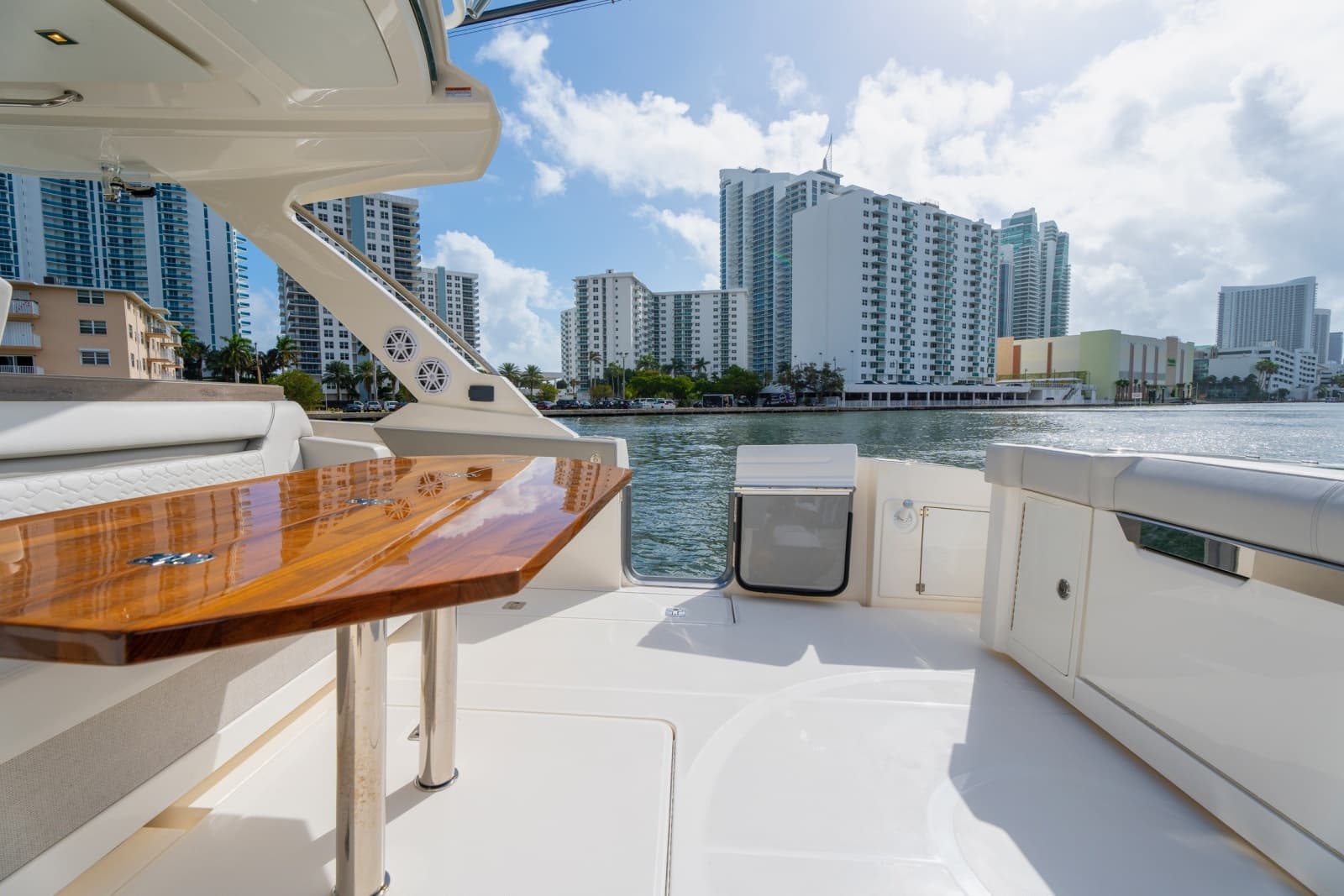 2024 Tiara Yachts 43 LS - Photo 23