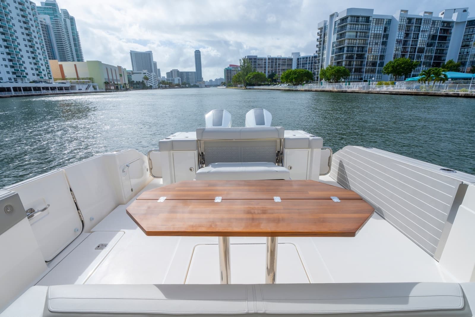 2024 Tiara Yachts 43 LS - Photo 22