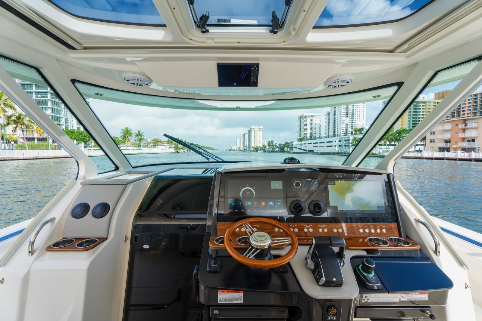 2024 Tiara Yachts 43 LS - Photo 13