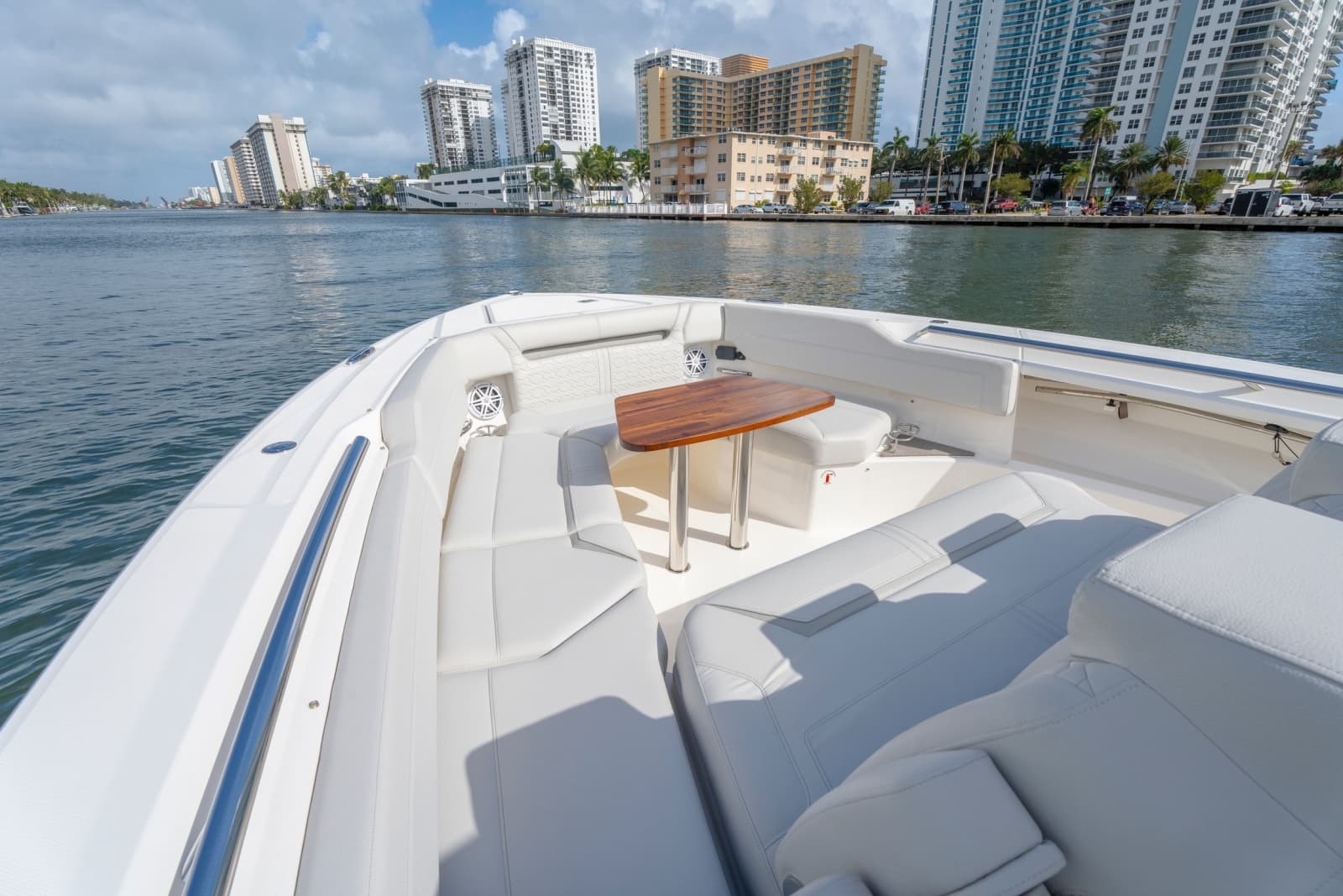 2024 Tiara Yachts 43 LS - Photo 10