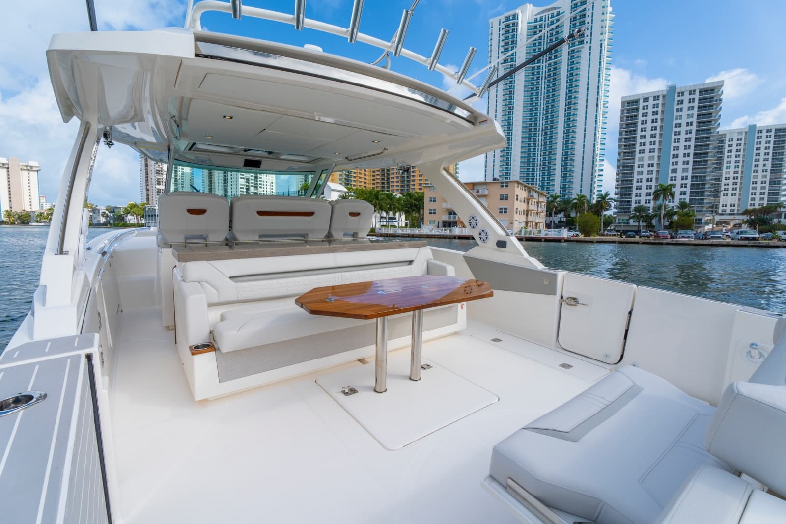 2024 Tiara Yachts 43 LS - Photo 21
