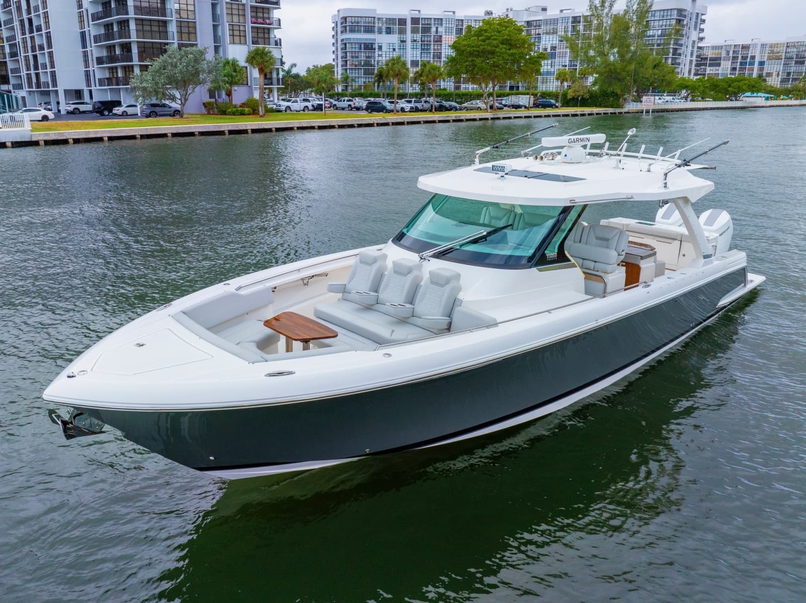 2024 Tiara Yachts 43 LS - Photo 4