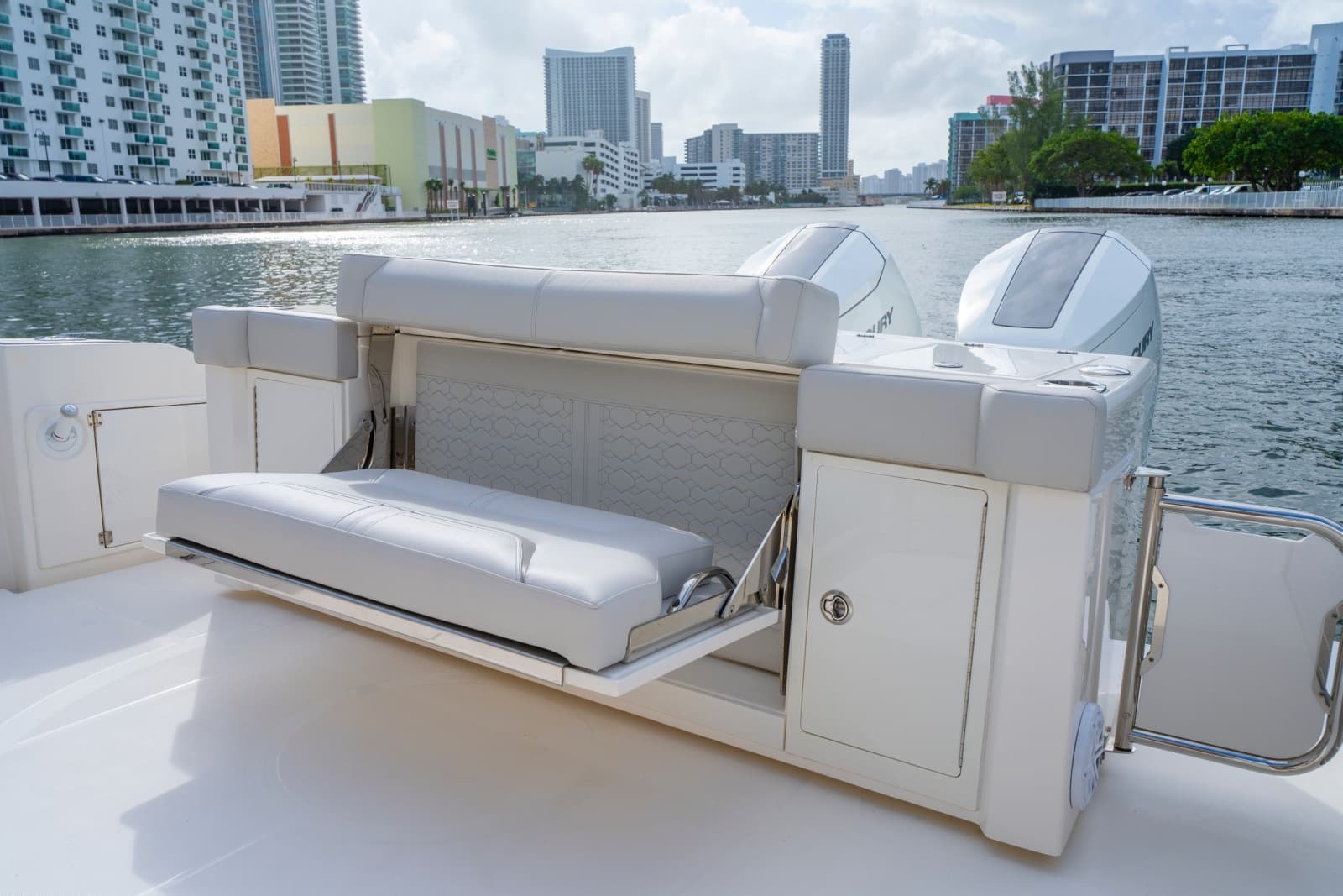 2024 Tiara Yachts 43 LS - Photo 40
