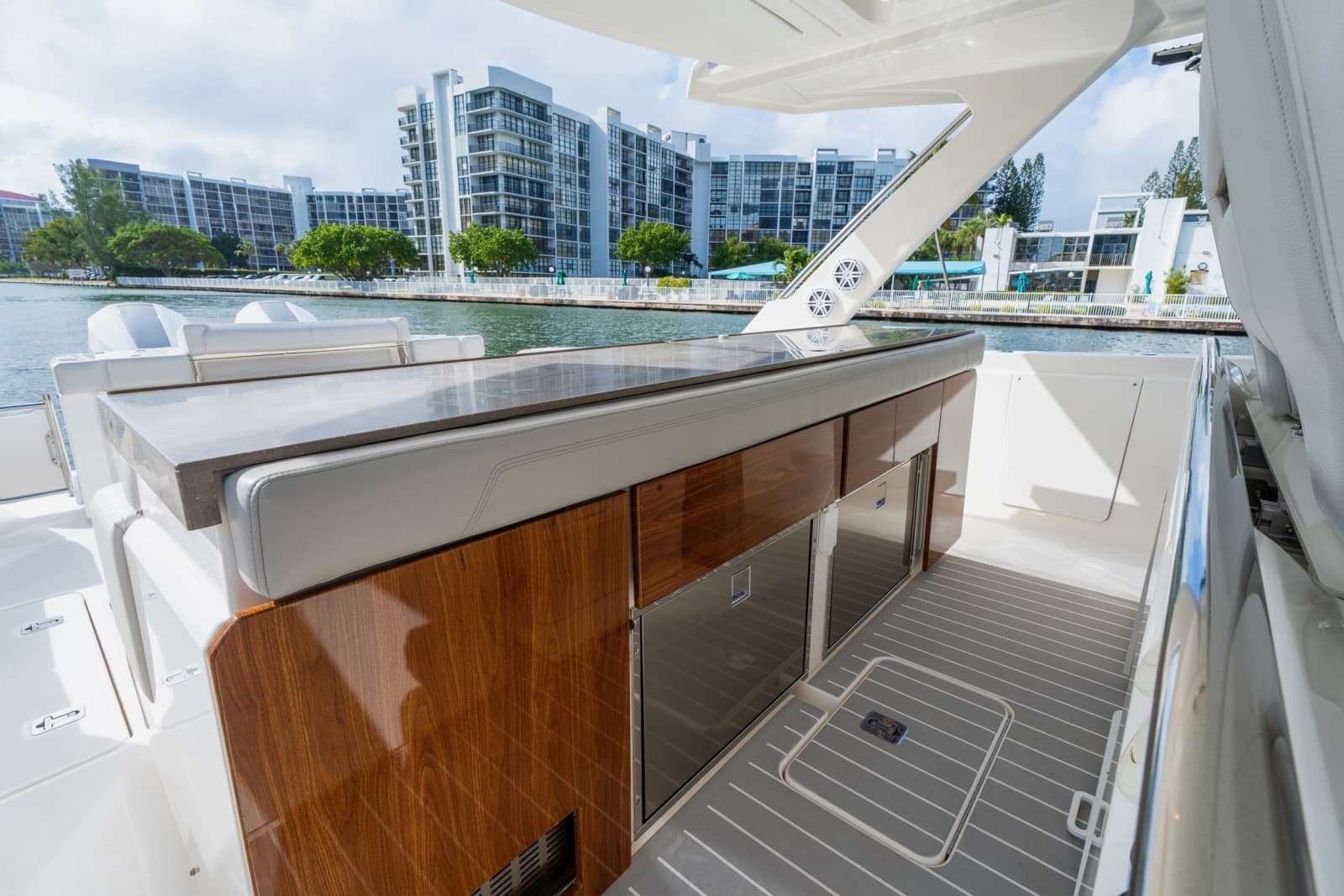 2024 Tiara Yachts 43 LS - Photo 17