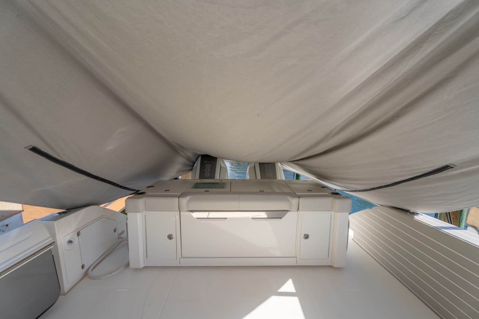 2024 Tiara Yachts 43 LS - Photo 51