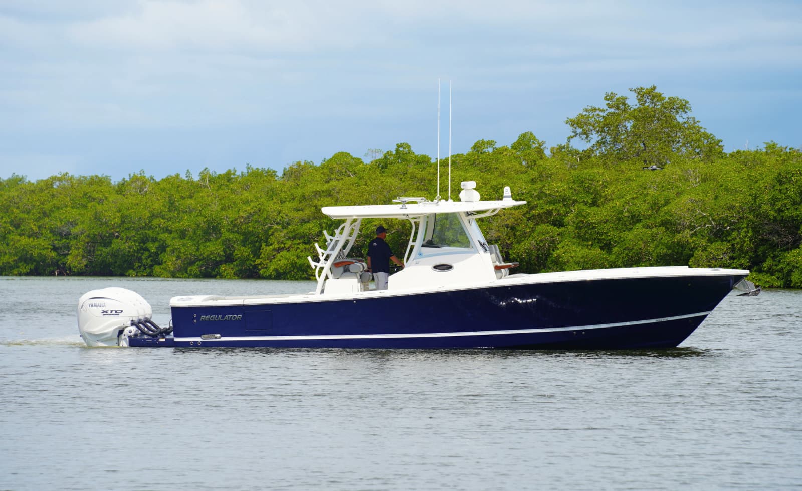 2024 Regulator 37 - Photo 1