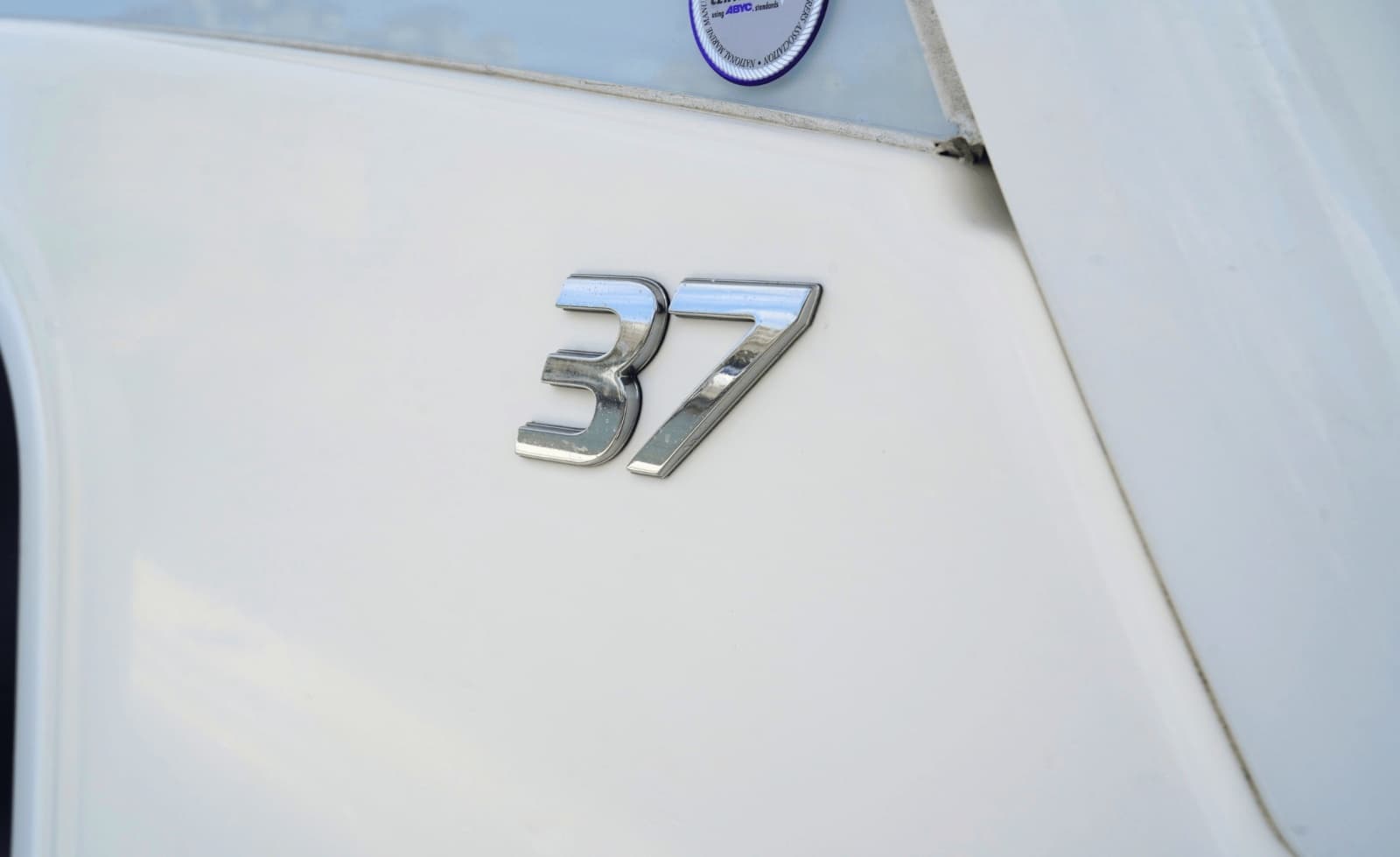 2024 Regulator 37 - Photo 9