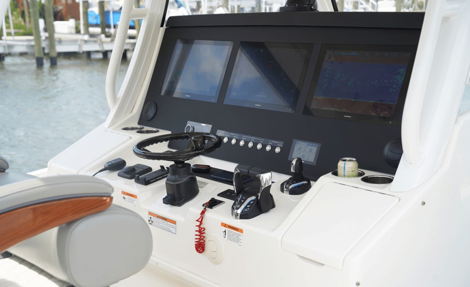 2024 Regulator 37 - Photo 15