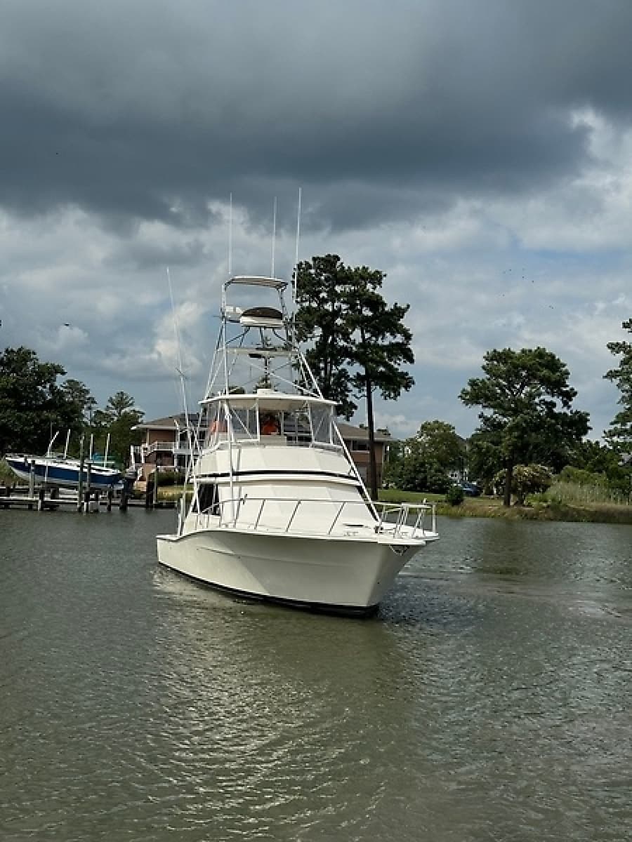 1990 Viking 43 Convertible - Photo 33