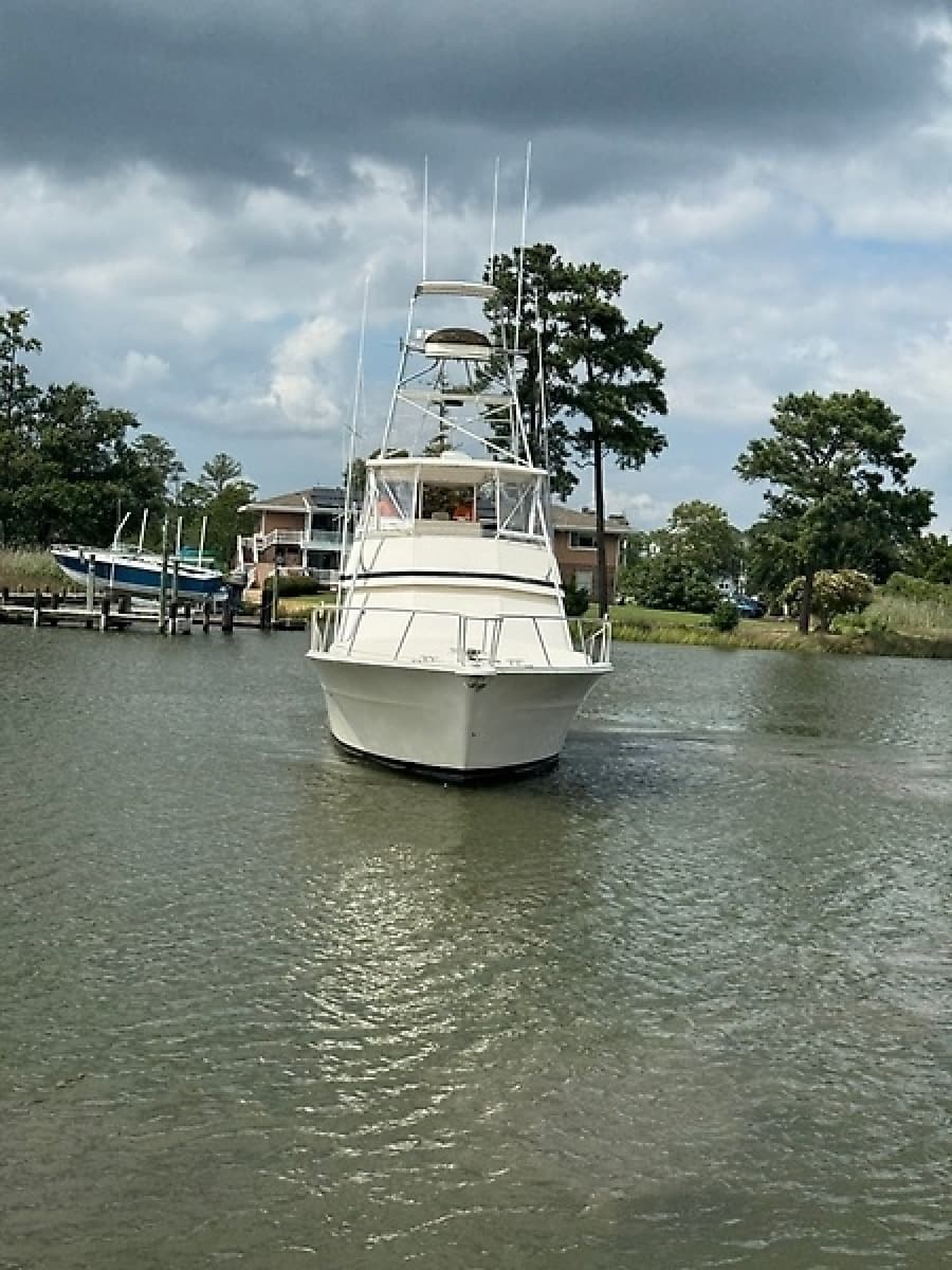 1990 Viking 43 Convertible - Photo 2