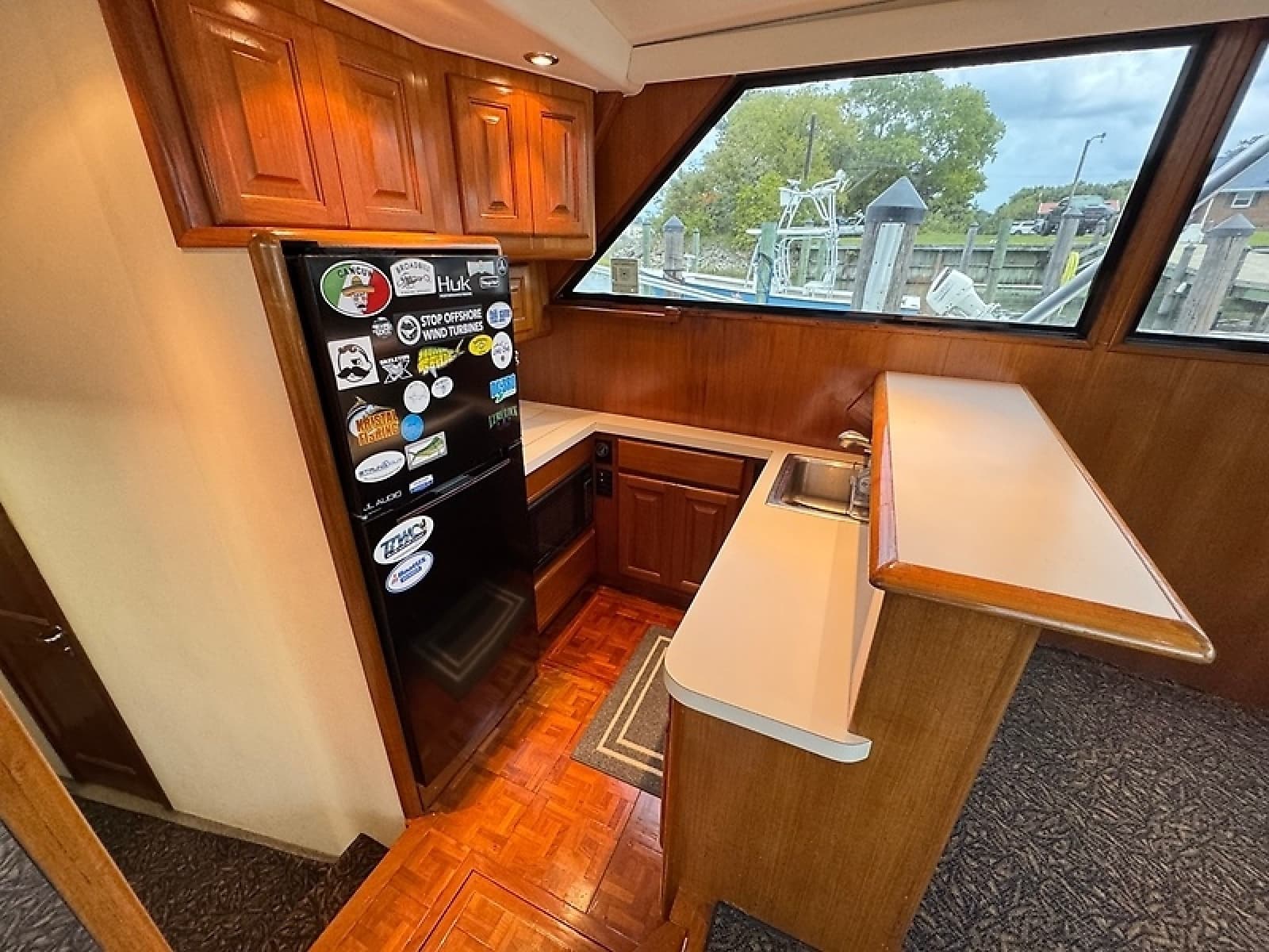 1990 Viking 43 Convertible - Photo 7
