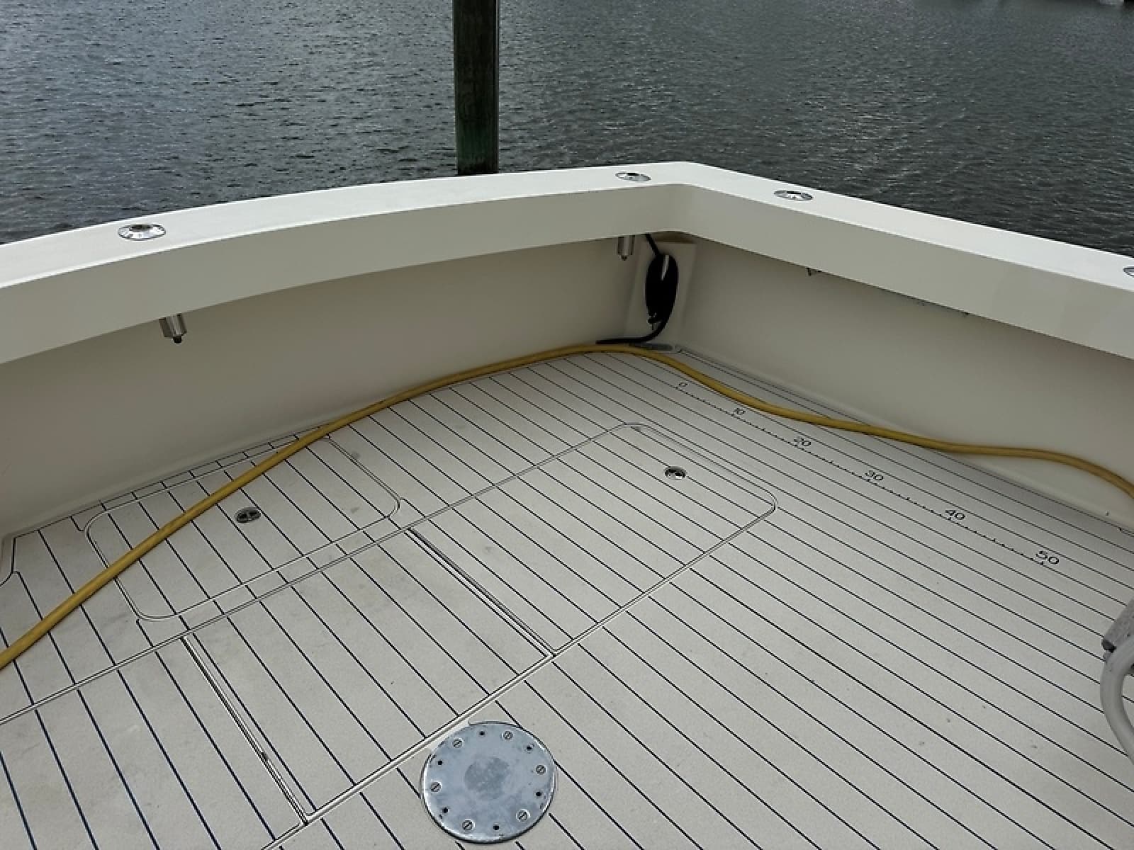 1990 Viking 43 Convertible - Photo 26