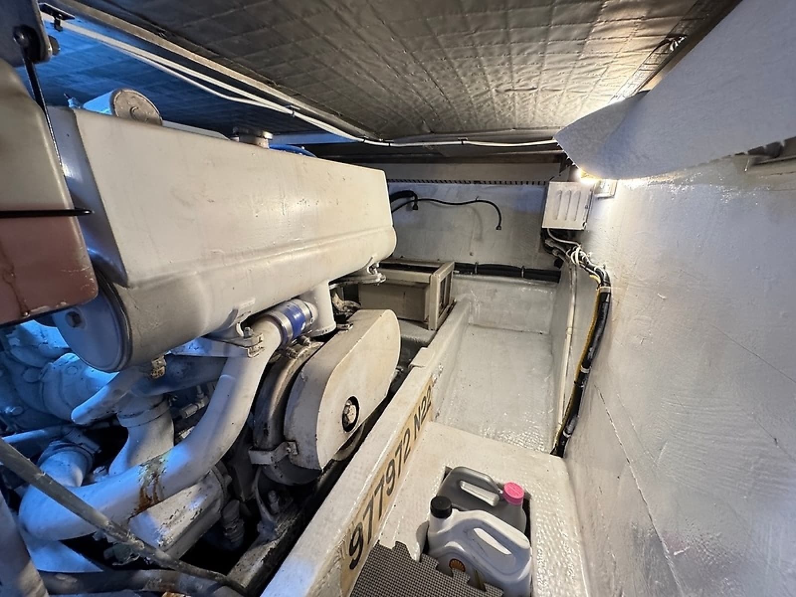 1990 Viking 43 Convertible - Photo 20