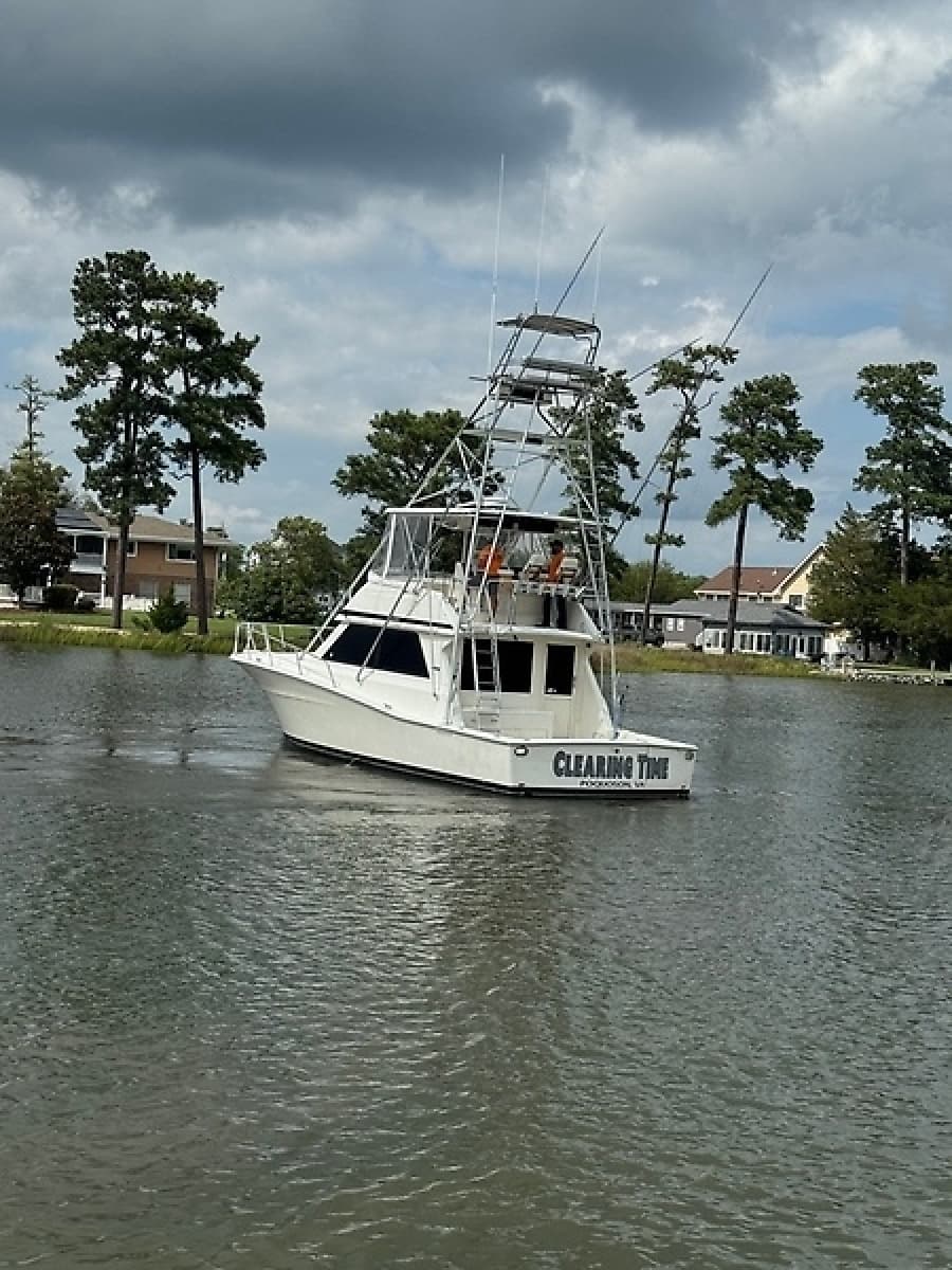 1990 Viking 43 Convertible - Photo 38