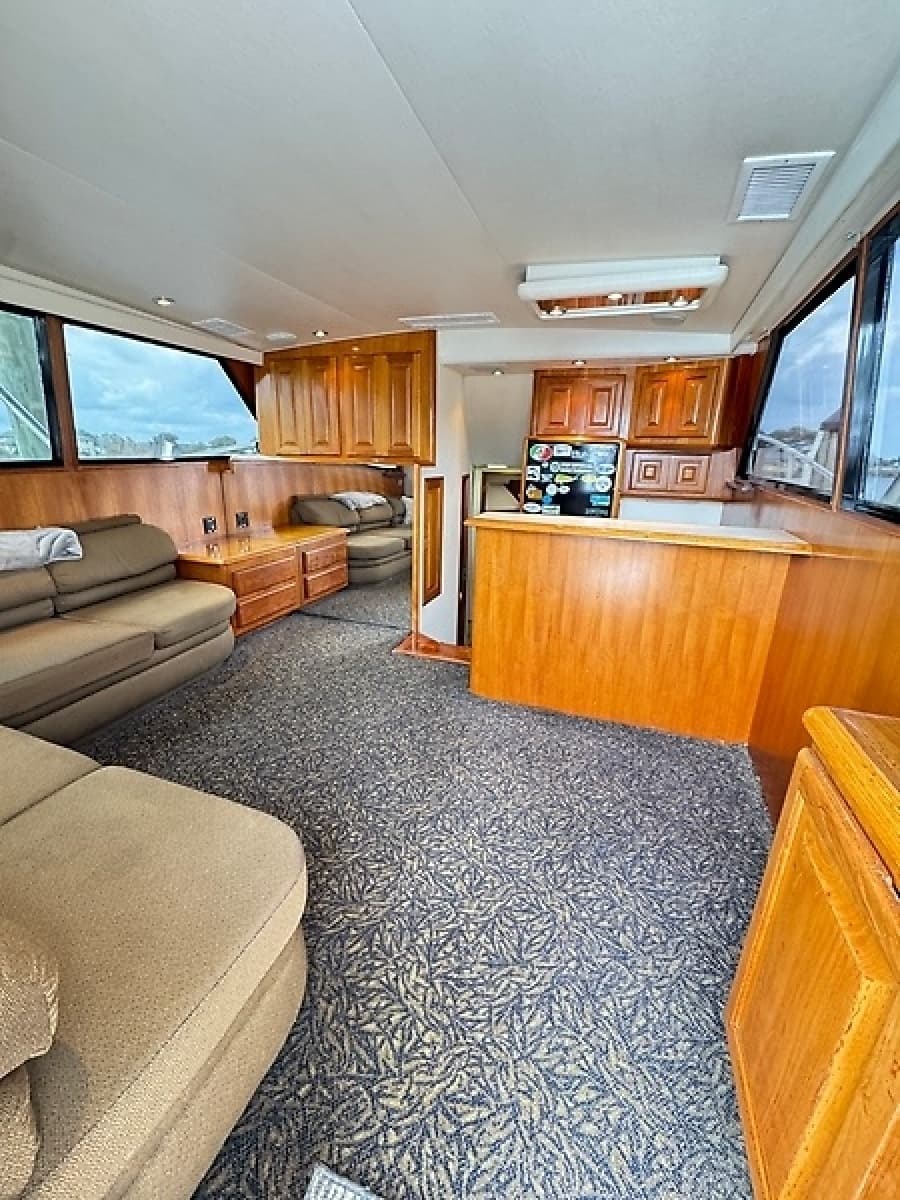 1990 Viking 43 Convertible - Photo 5