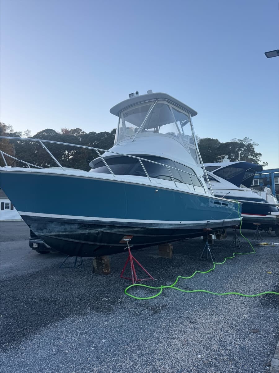 2021 Bertram 35 Flybridge - Photo 2