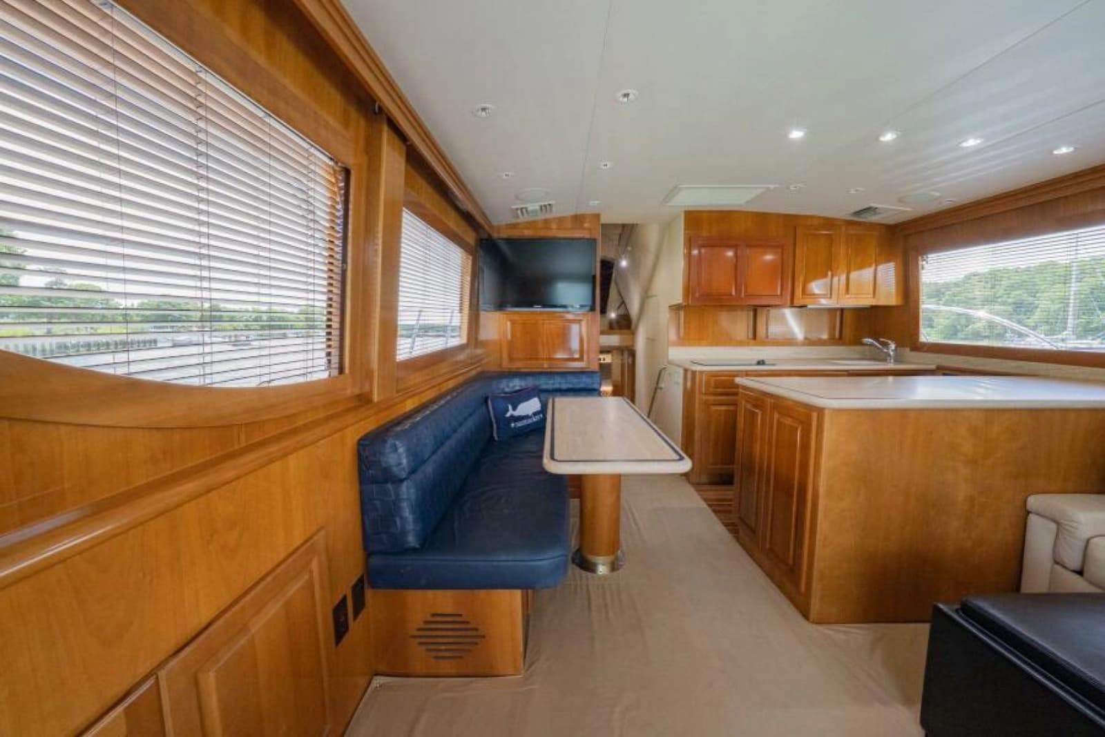 2001 Hatteras Convertible 50 - Photo 9