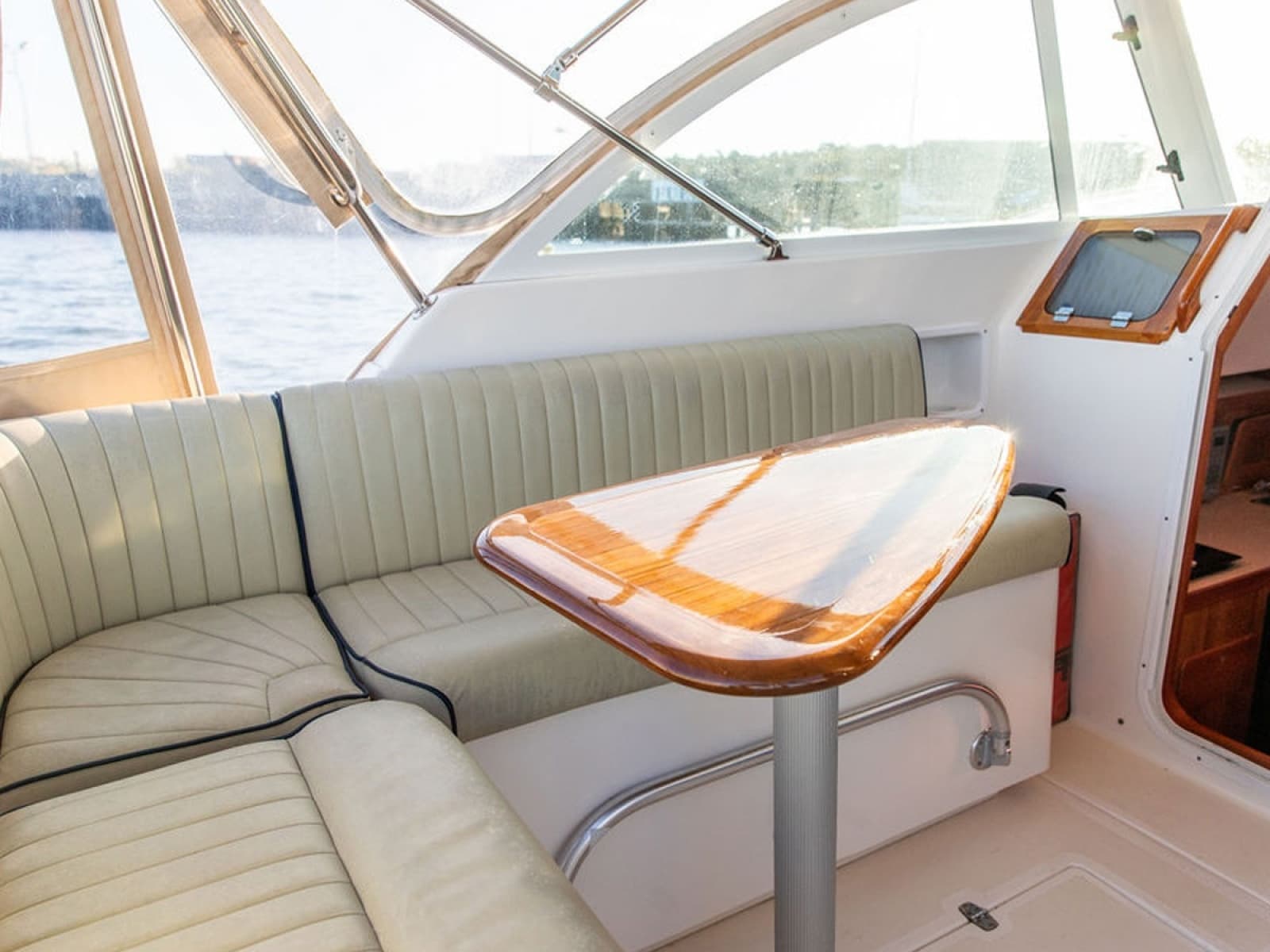 2007 Hunt Yachts Surfhunter 29 - Photo 9