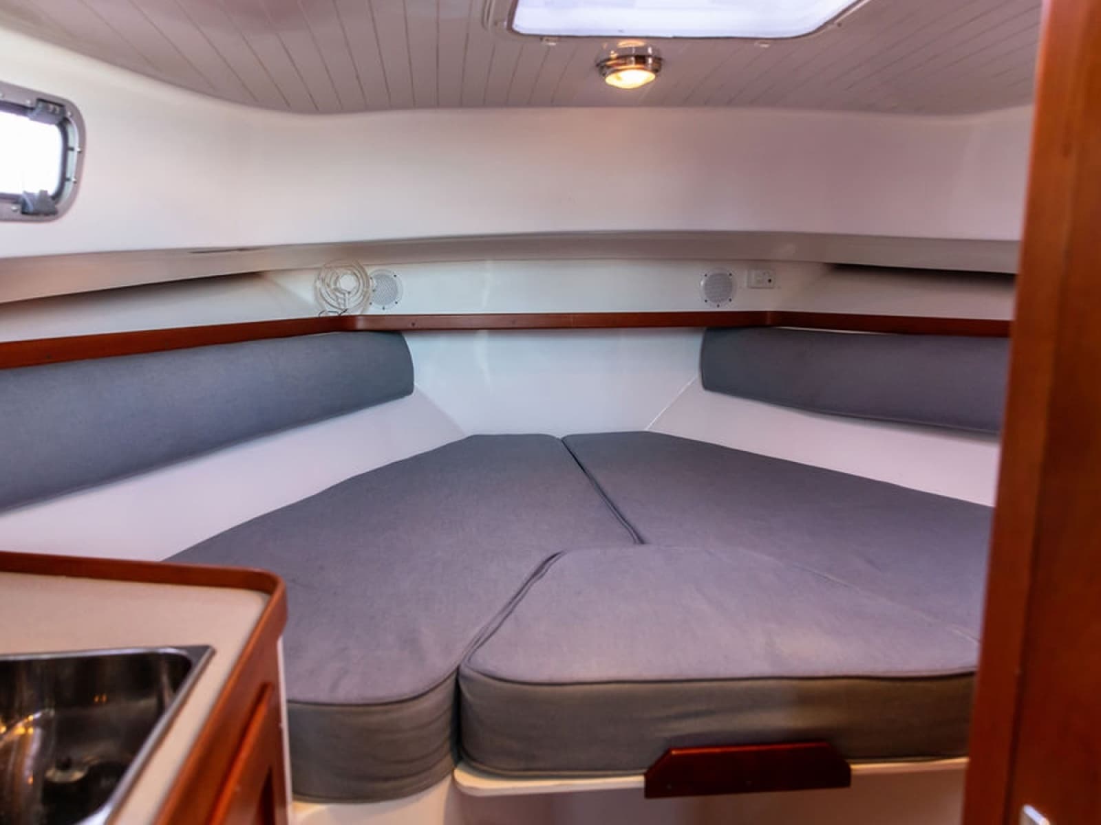 2007 Hunt Yachts Surfhunter 29 - Photo 15