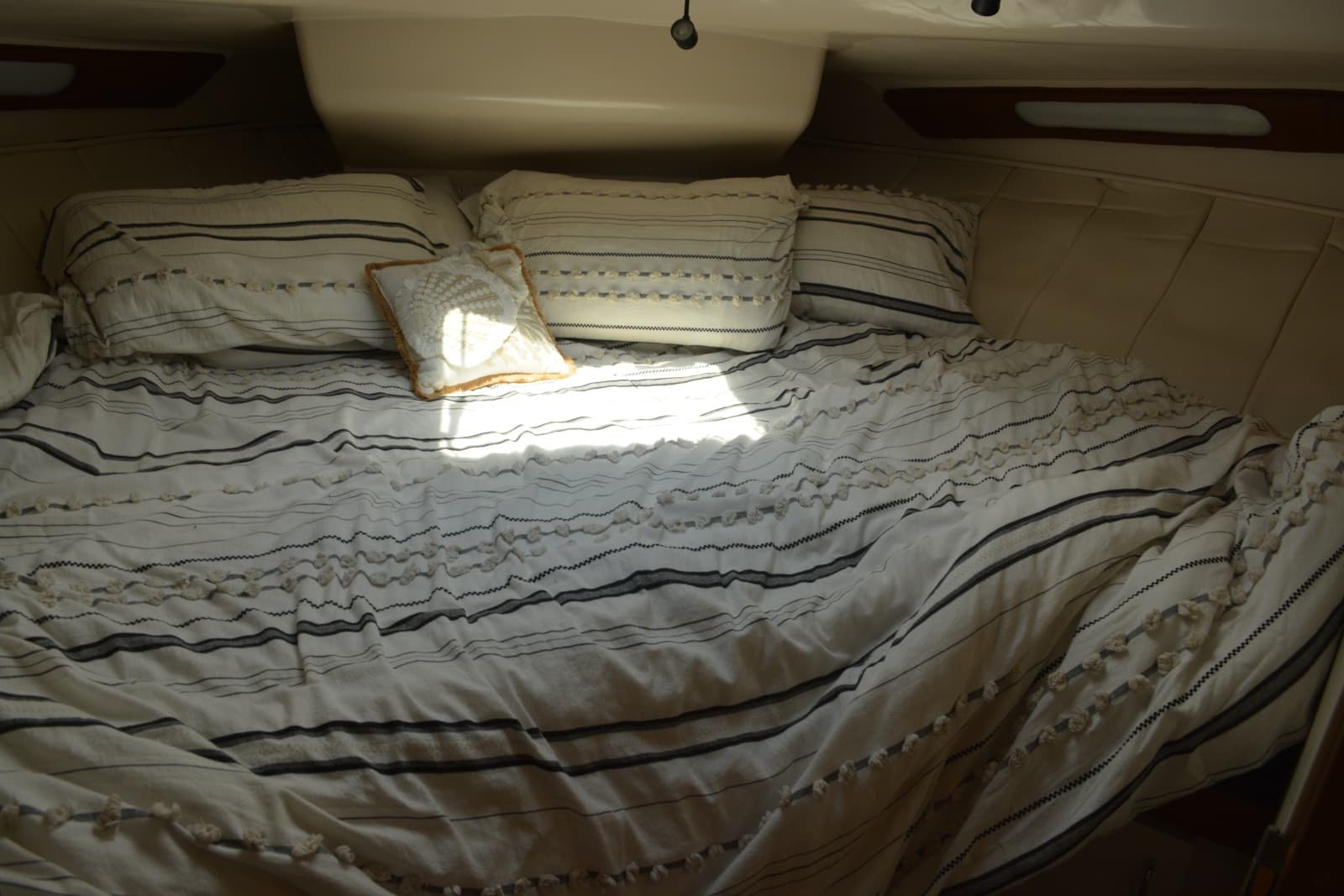1995 Mainship 37 Motor Yacht - Photo 15
