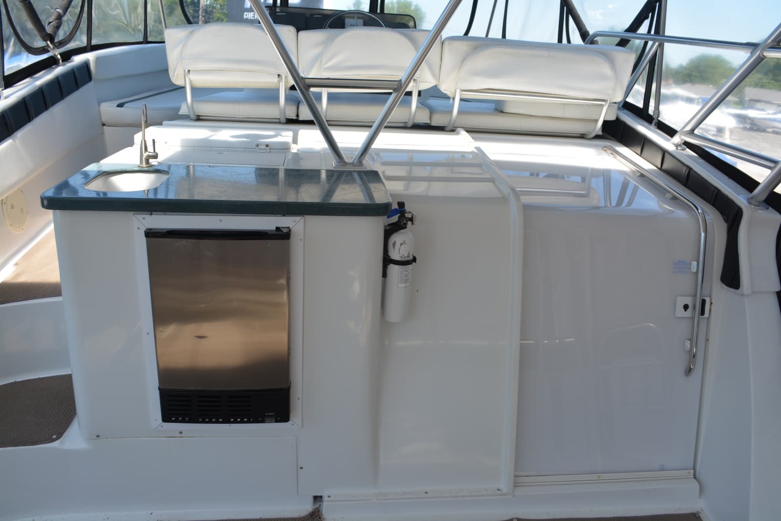 1995 Mainship 37 Motor Yacht - Photo 10