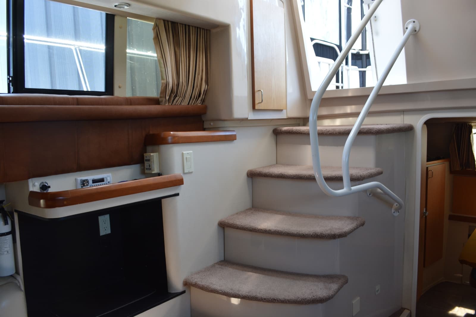 1995 Mainship 37 Motor Yacht - Photo 14