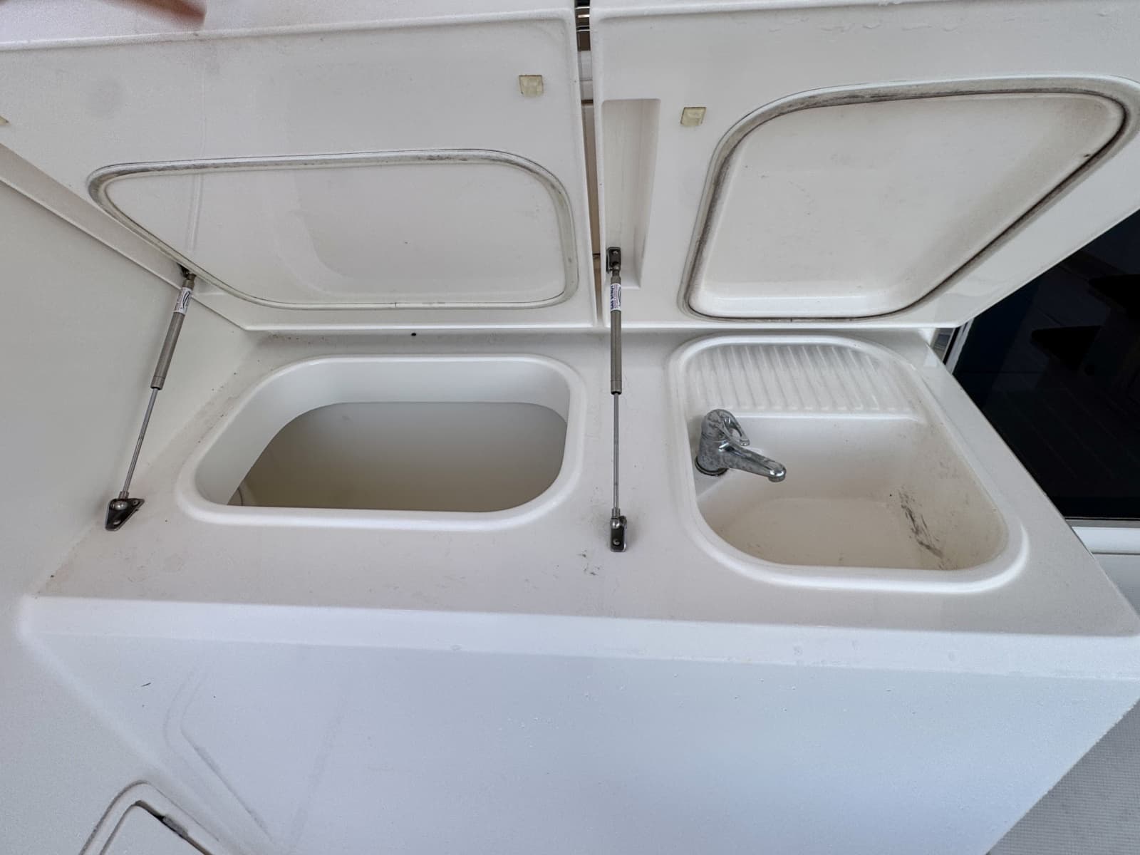 2009 Riviera Open Flybridge - Photo 48
