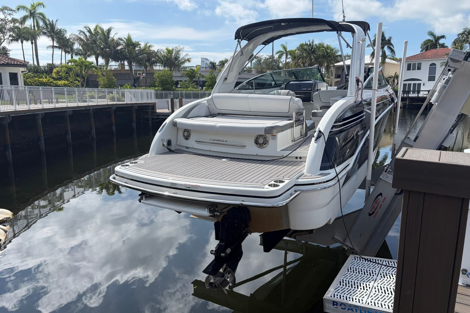 2017 Formula 290 Bowrider - Photo 3