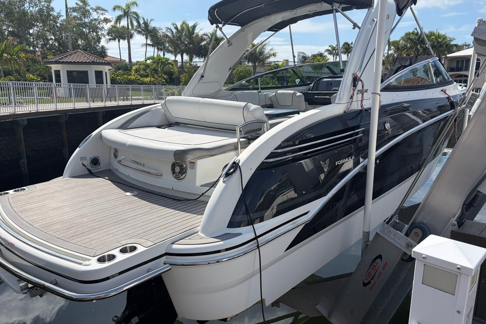 2017 Formula 290 Bowrider - Photo 4