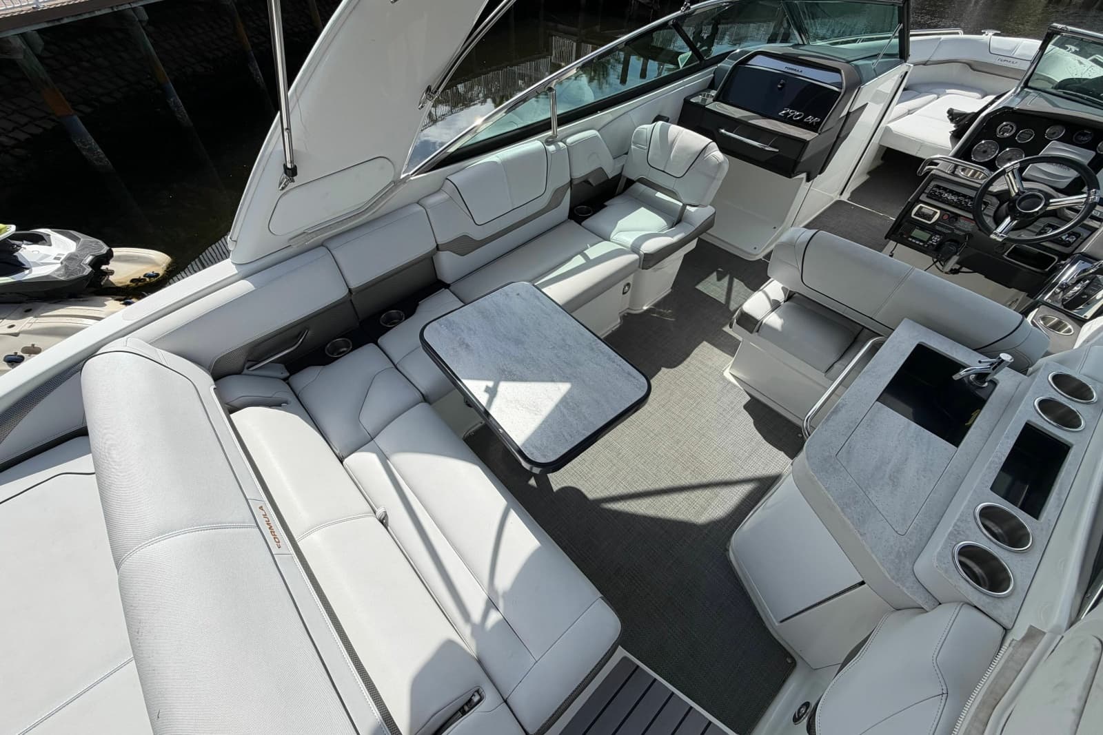 2017 Formula 290 Bowrider - Photo 8