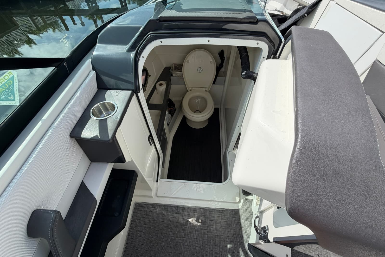 2017 Formula 290 Bowrider - Photo 15