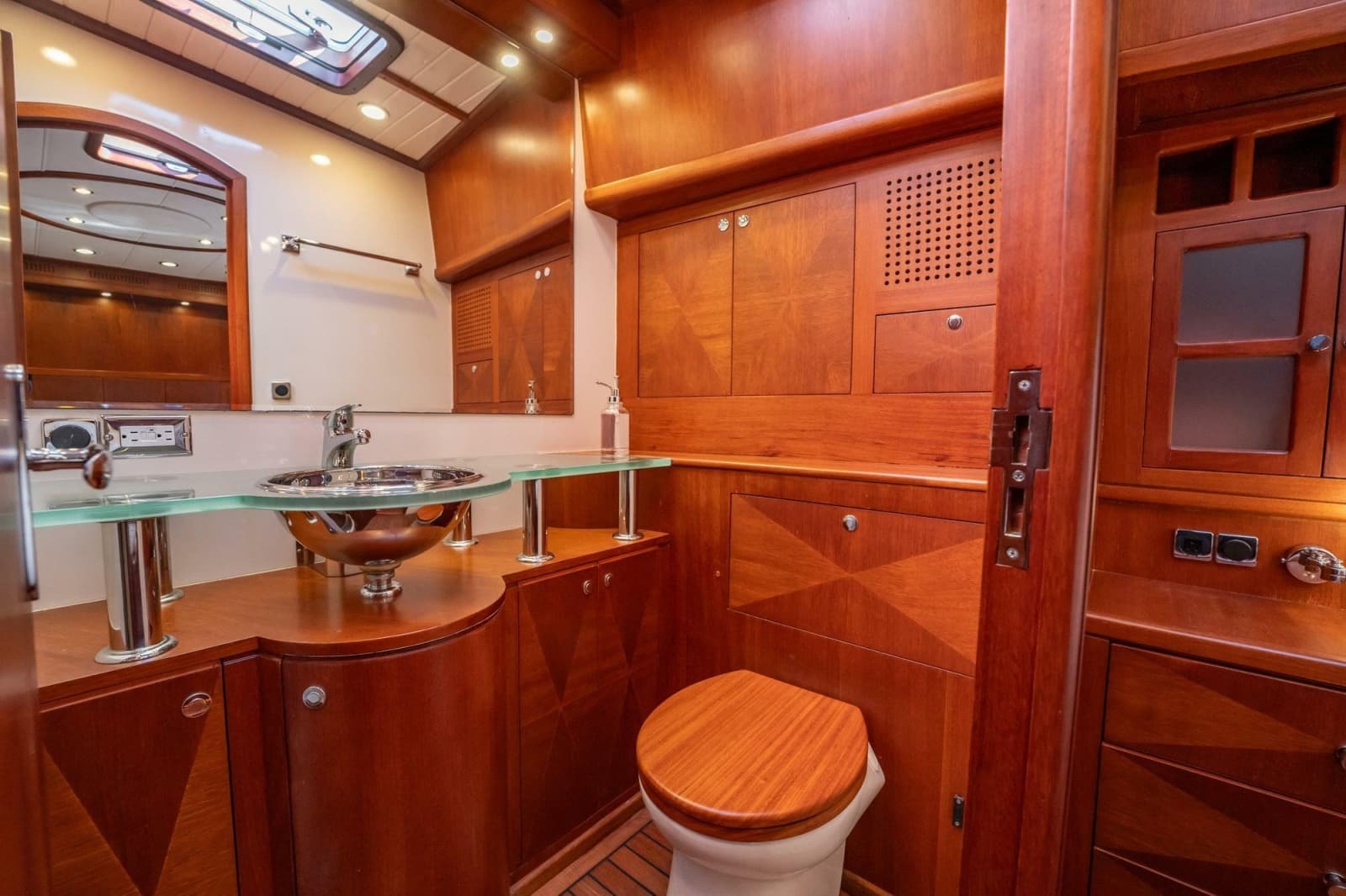 2006 Vicem 62 Custom - Photo 63