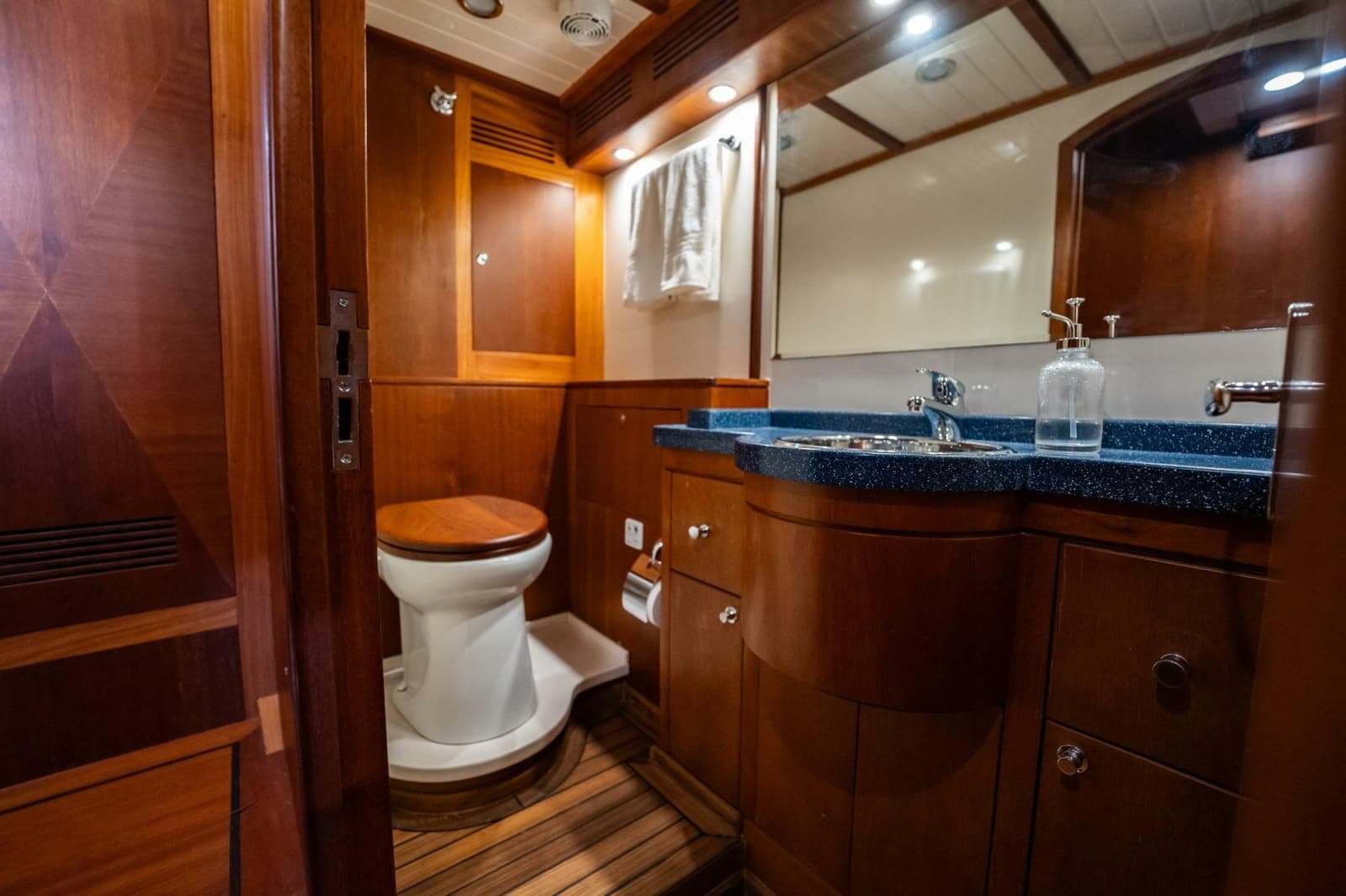 2006 Vicem 62 Custom - Photo 83