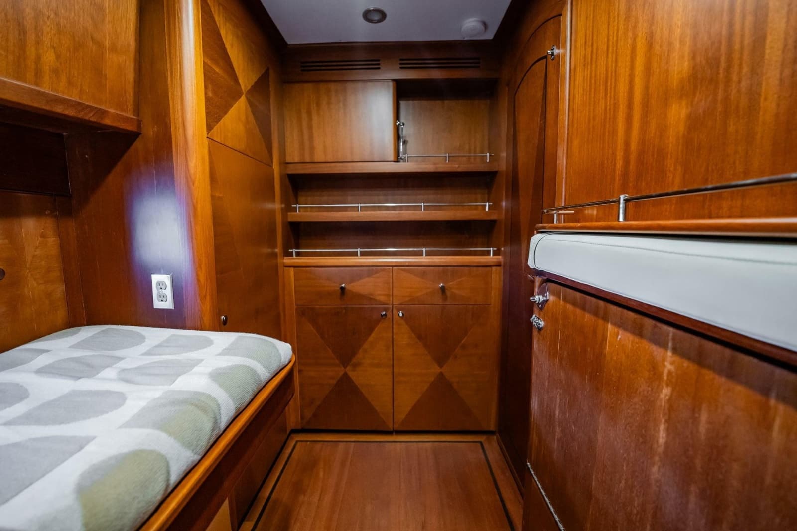 2006 Vicem 62 Custom - Photo 77
