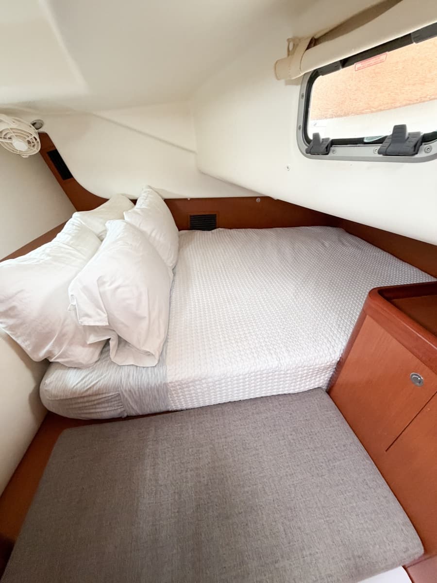 2009 Beneteau Oceanis 40 - Photo 56