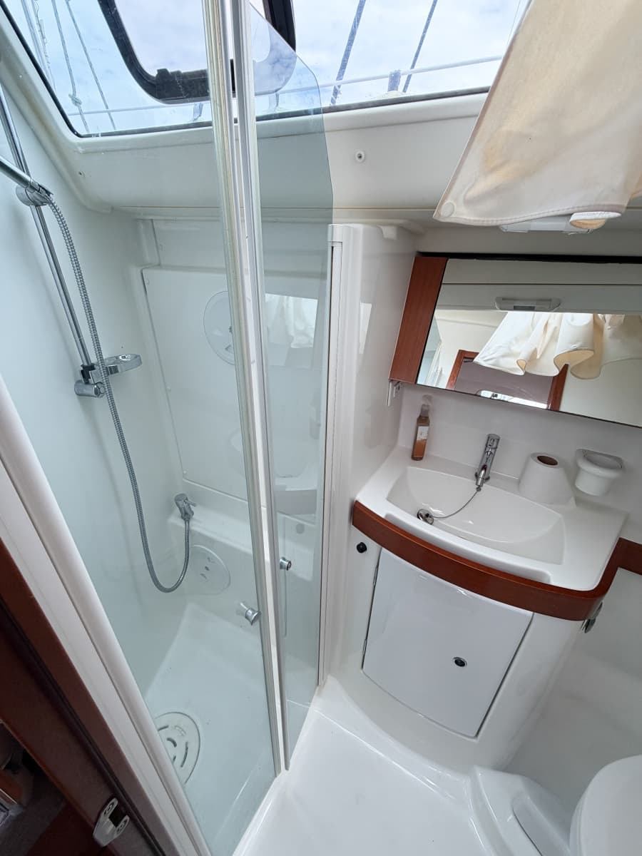 2009 Beneteau Oceanis 40 - Photo 41